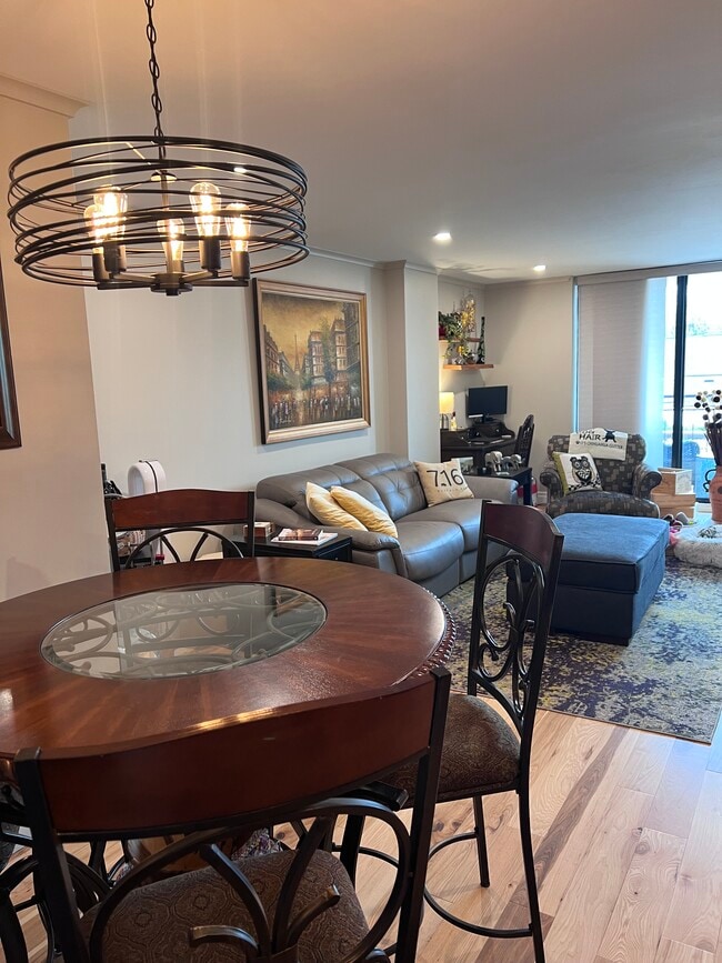 Foto del edificio - 200 Lakefront Blvd