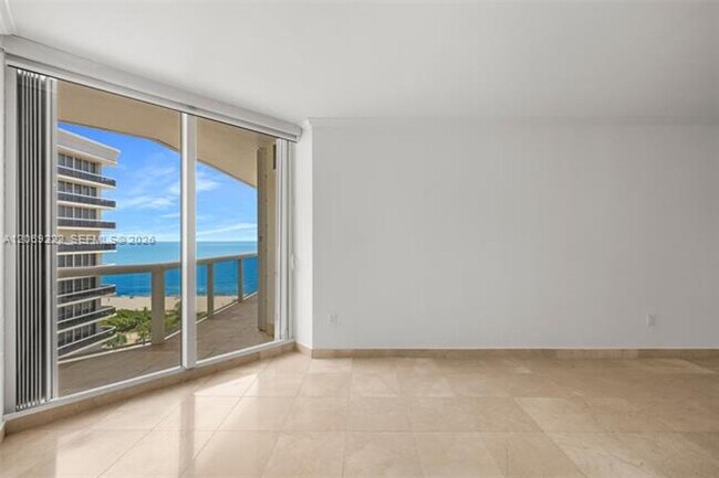 Foto del edificio - 9559 Collins Ave