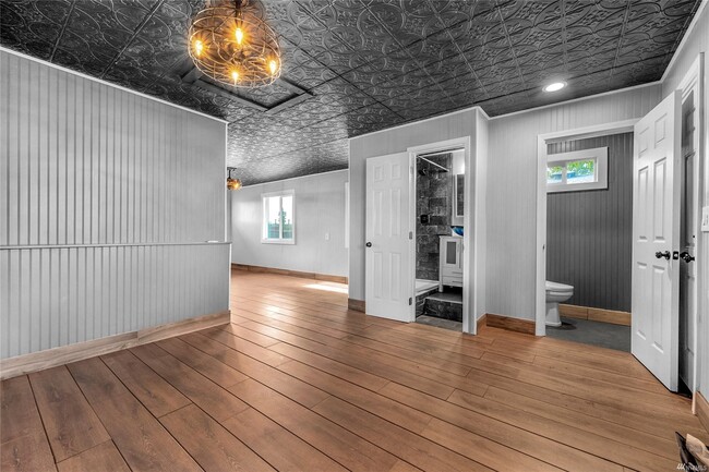 Building Photo - 10221 16th Ave E