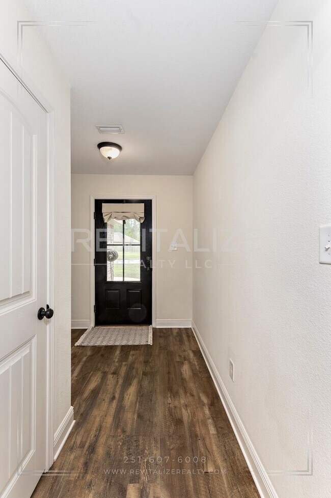 Foto del edificio - Elegant 4 Bed 3 Bath Cul-de-sac Home in Silverhill