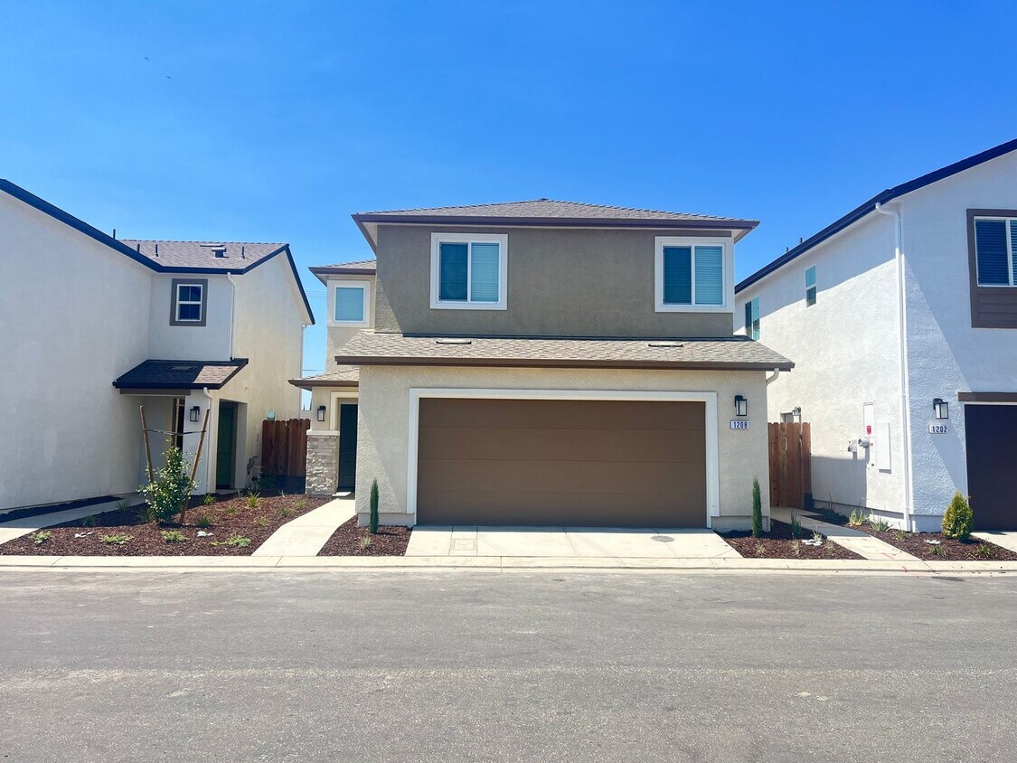 Foto principal - Beautiful new build in Turlock
