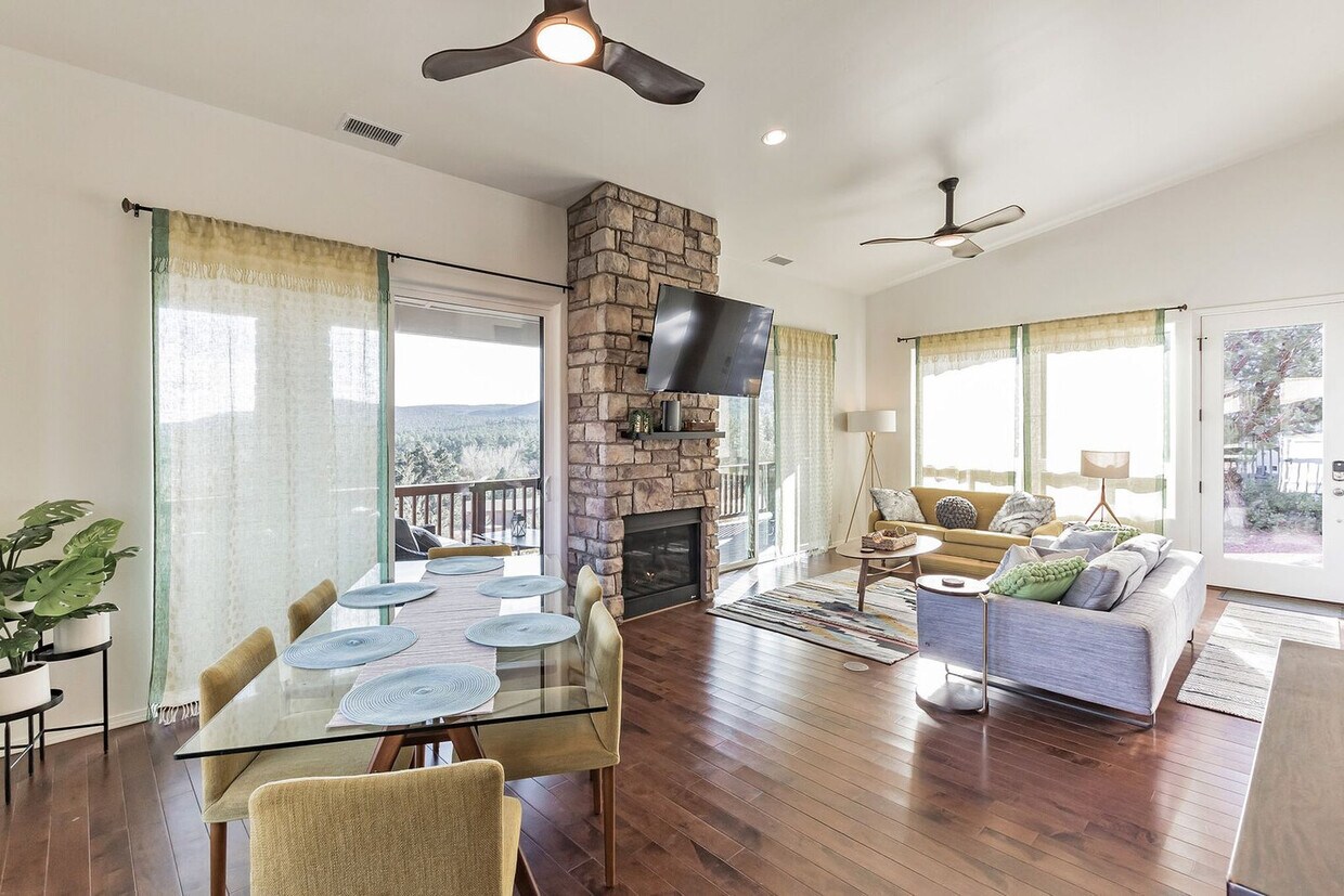 Foto principal - 1140 E Elk Rim Ct