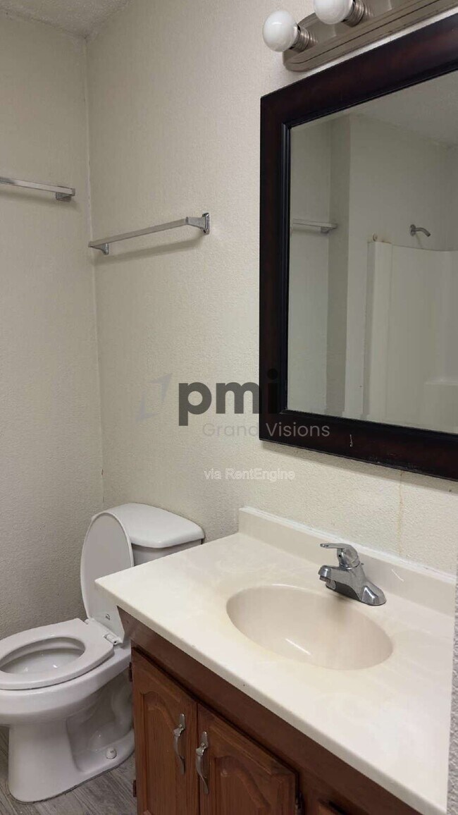 Foto del edificio - 1103 6th St