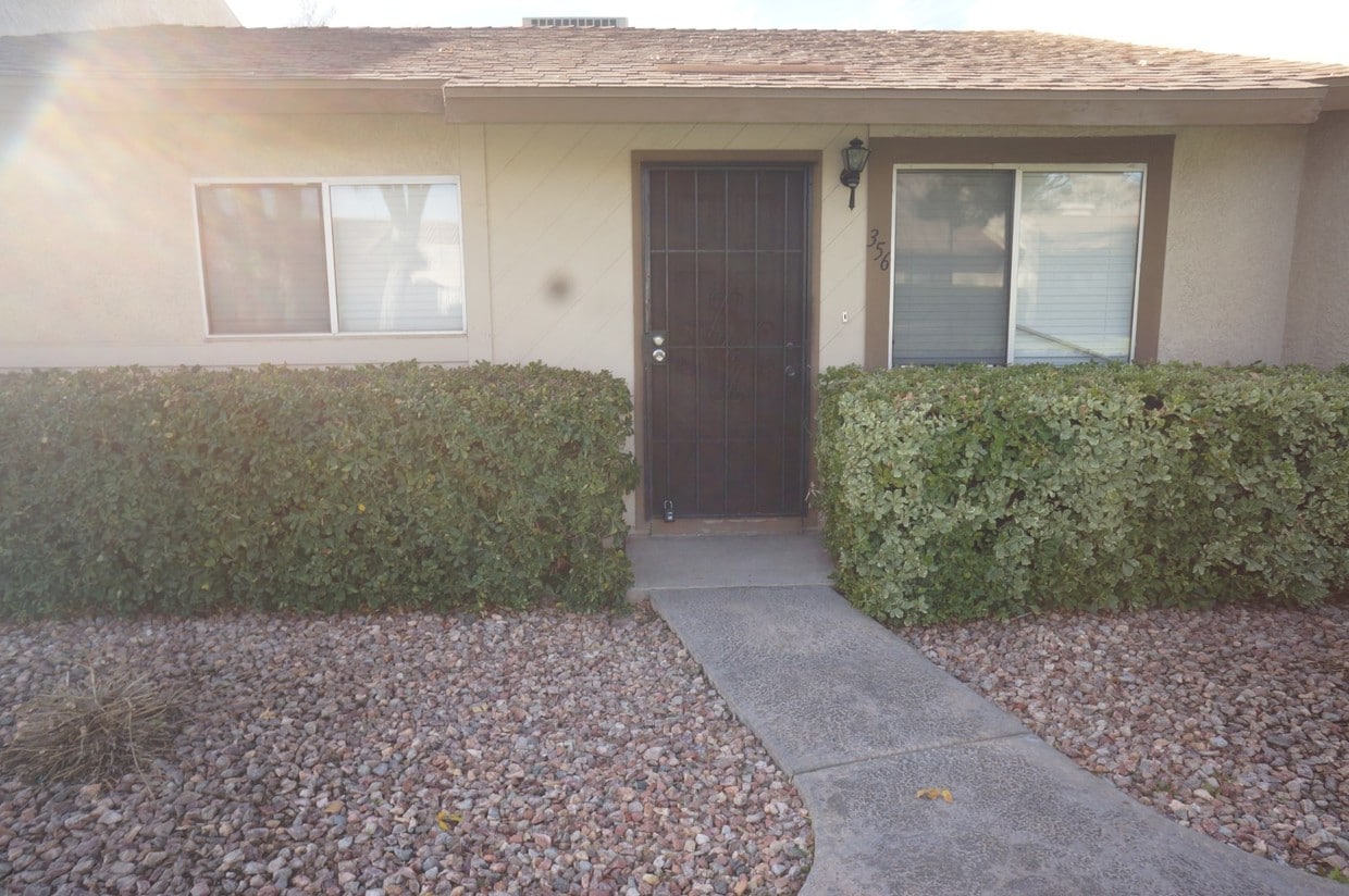 Primary Photo - 356 N Linn Ln