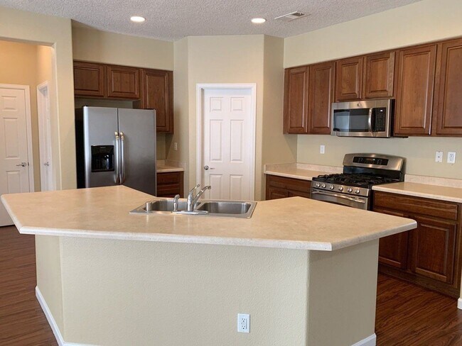 Foto del edificio - 229 Loma Linda Loop NE