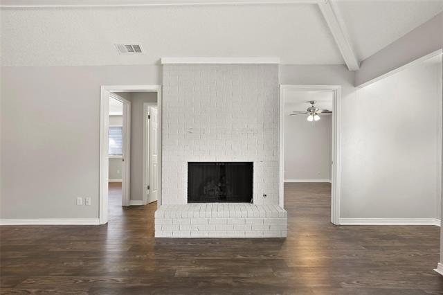 Building Photo - 3122 Royal Ln