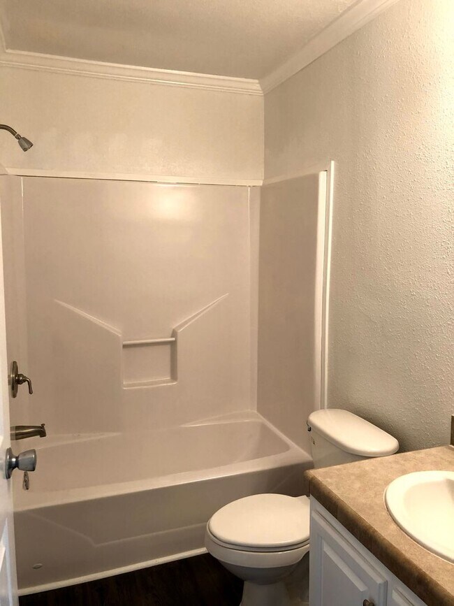 Foto del edificio - Room For Rent