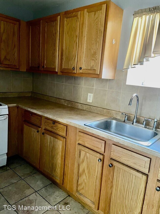 Building Photo - 2 br, 1 bath House - 109 West Girard Avenu...