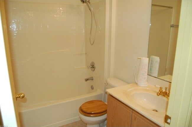 Foto del edificio - 7403 Overland Park Blvd W
