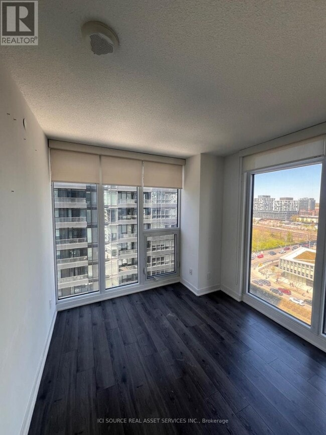 Photo du bâtiment - 70-1570 Queens Wharf Rd