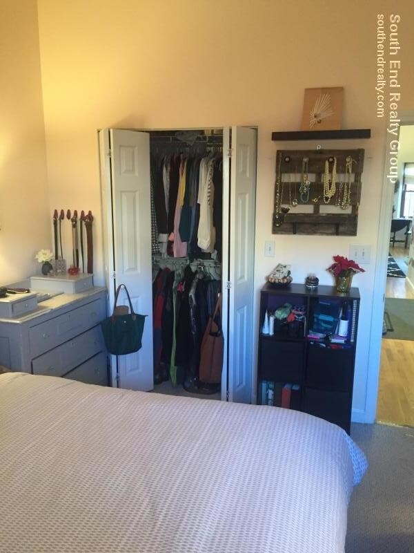 Building Photo - Rutland Sq-Great 1 bed, w/laundry, deck,