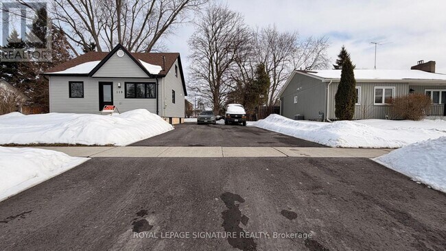 Building Photo - 119 Wellington St