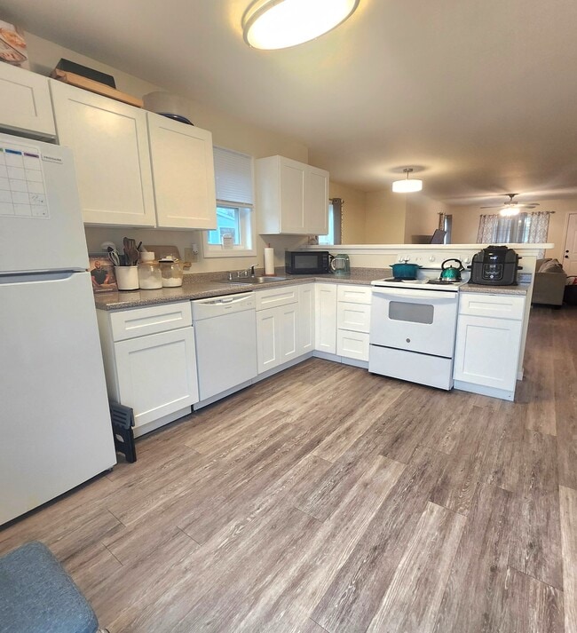 COCINA - 70 Naugatuck St