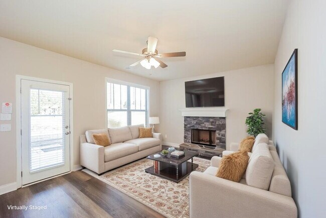 Foto del edificio - 425 Flowery Branch Ct