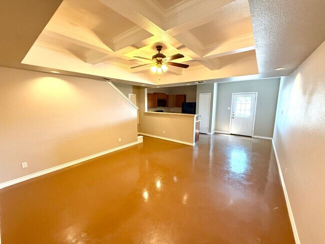 Building Photo - **APPLICATION RECEIVED** Spacious 2 Story ...