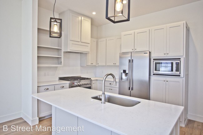 Foto del edificio - 4 br, 3.5 bath House - 329 SW D Street