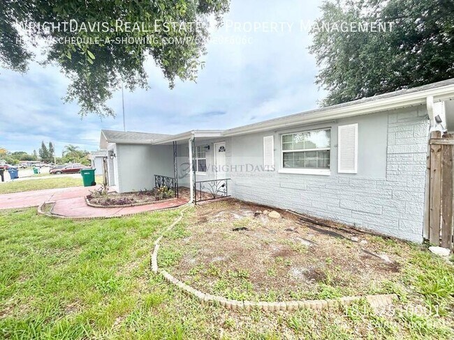 Foto del edificio - 3323 Fairmount Dr