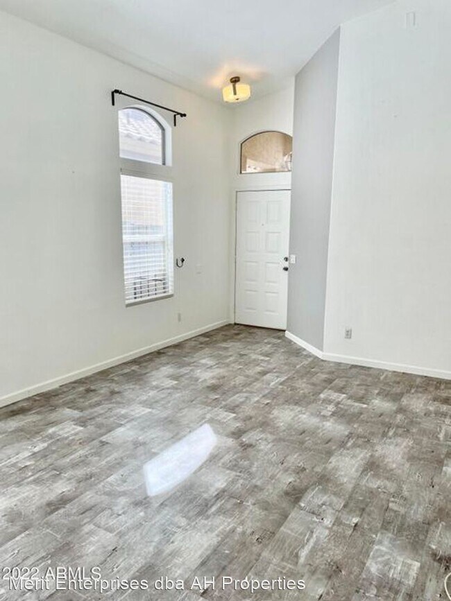 Building Photo - 2 br, 2 bath House - 4910 W BEHREND DR