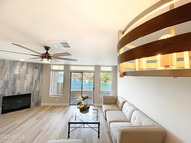 Foto del edificio - 10080 E Mountainview Lake Dr