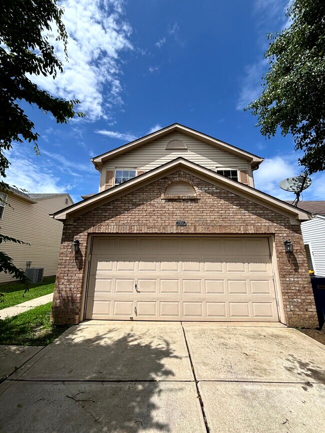 Building Photo - 11950 Titania Cir