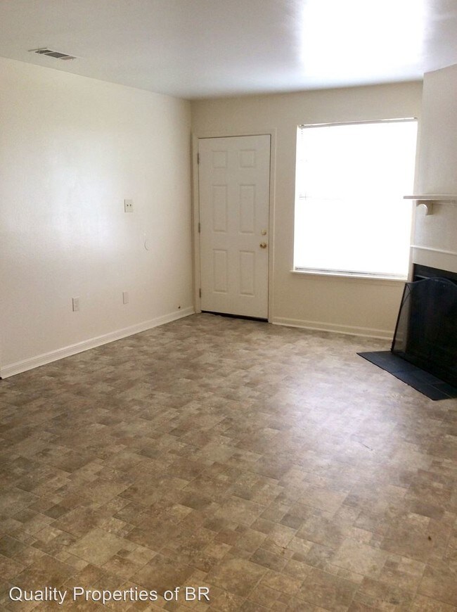 Building Photo - 2215 Gardere Ln