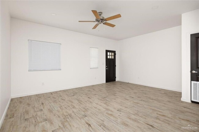 Foto del edificio - 605 Jasper St