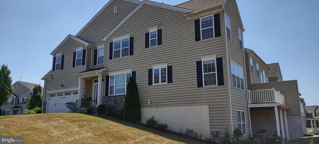 Building Photo - 1011 Thorndale Dr