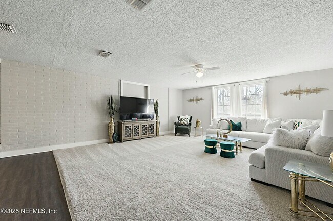 Building Photo - 10605 Arnez Rd