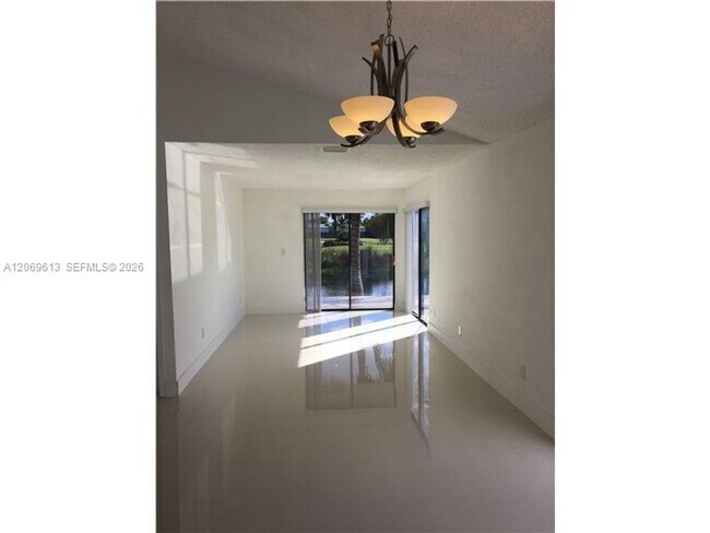 Foto del edificio - 3600 NW 82nd Terrace