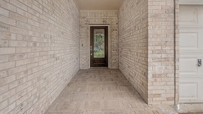 Foto del edificio - 8410 Piping Rock St