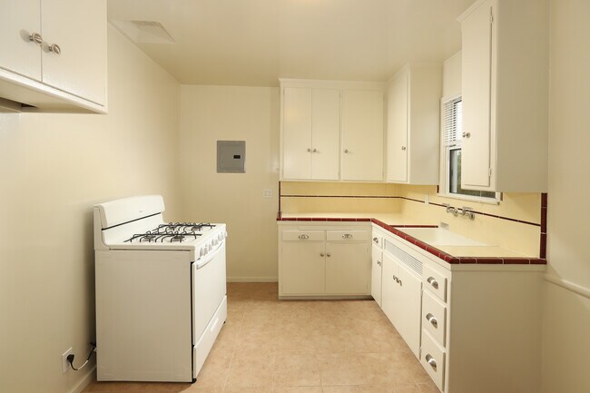 Building Photo - 311 N Columbus Ave