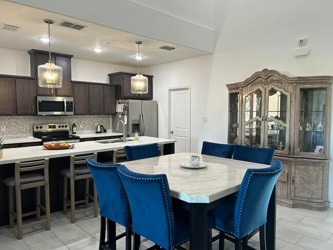 Foto del edificio - 9925 Kaspar Dr