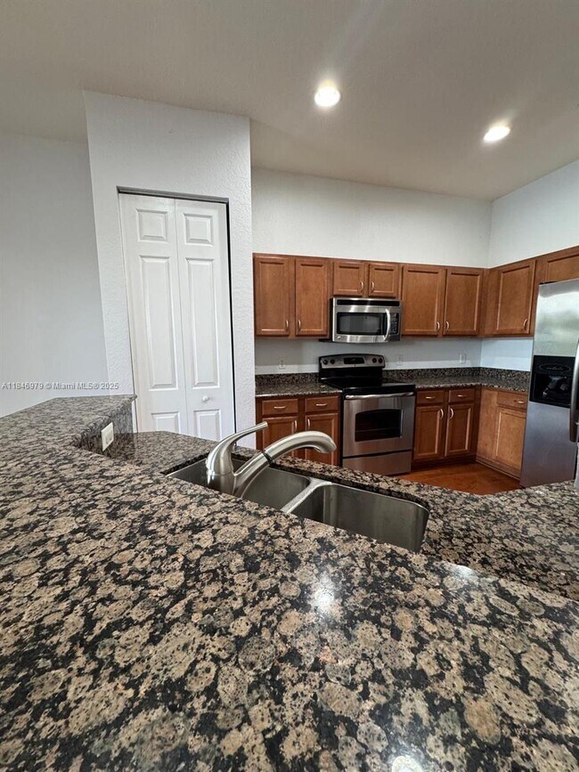 Foto del edificio - 963 Marina Del Ray Ln