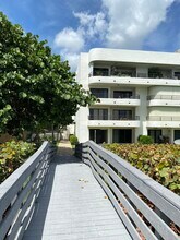 Building Photo - 420 Celestial Way