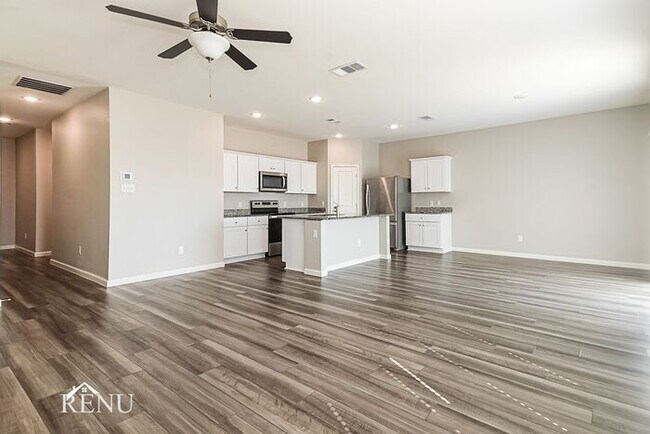 Foto del edificio - 6610 Charleston Dr