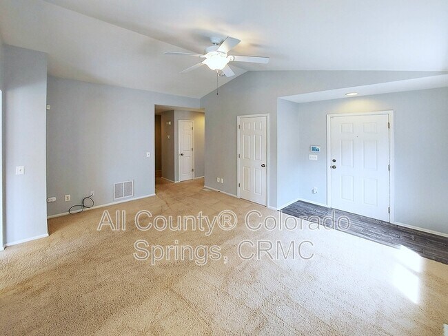 Foto del edificio - 4182 Pioneer Creek Dr