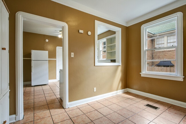Building Photo - 2106 S Carrollton Ave