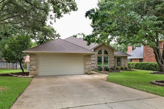 Building Photo - 3 bed, 2 bath home in Burleson