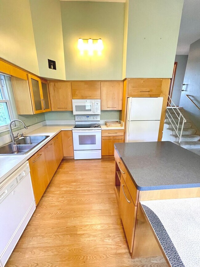 Foto del edificio - AVAILABLE Now! - Gorgeous 3 Bed 2 bath Home!