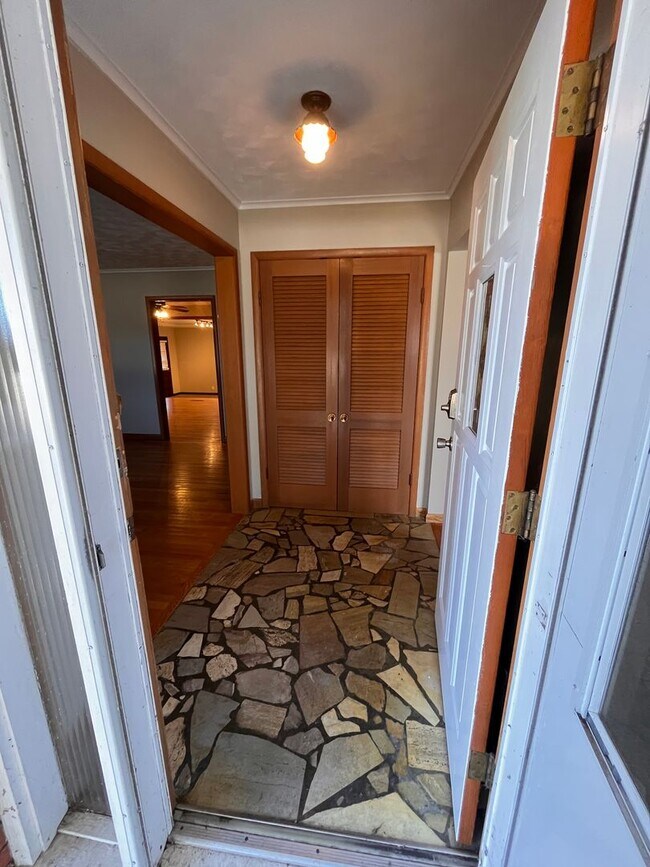 Foto del edificio - 3 bedroom & 2 bathroom home