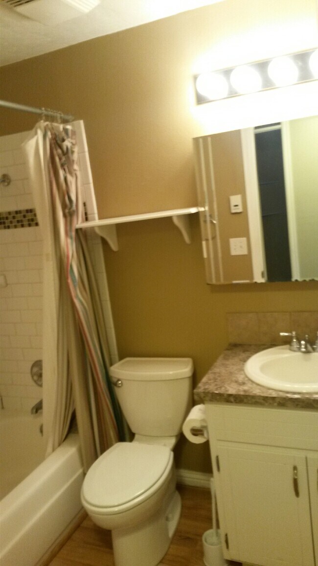 Foto del edificio - 3797 Kevington Ave