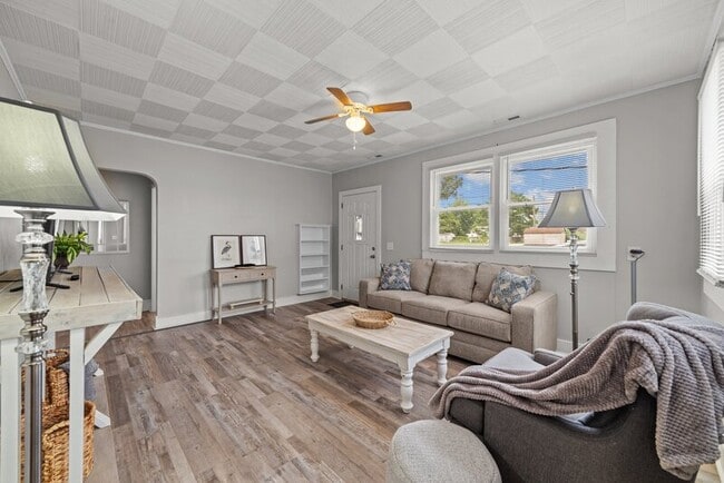 Photo - 4196 N Lee St House