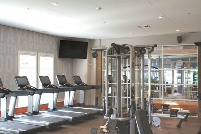 Foto del edificio - 1 br, 1 bath  - 5 Crown Dr Unit 106