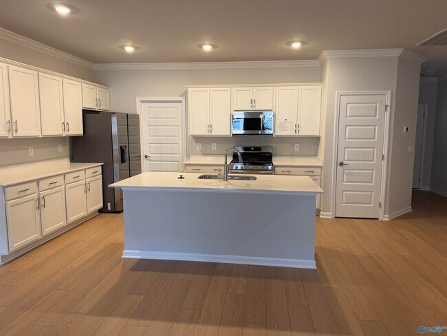 Building Photo - 6061 Gardner Maples Dr SE