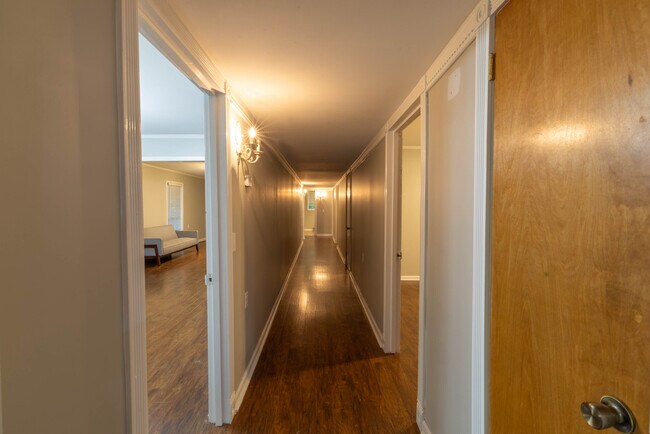 Pasillo - 311 Linden Cir