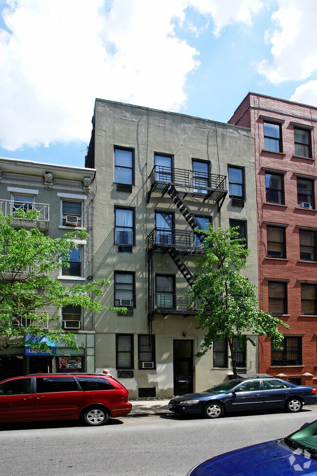 Foto del edificio - 235 W 15th St