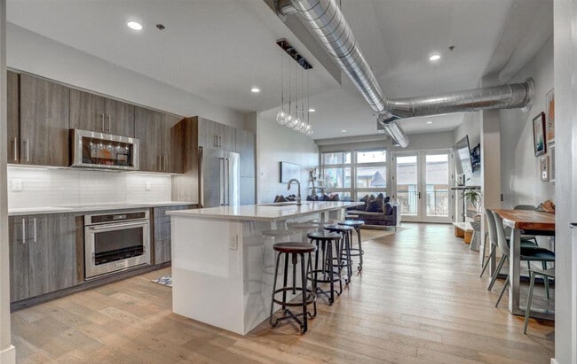 Building Photo - 3198 Blake St