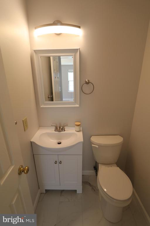 Foto del edificio - 5213 Zephyr Ave