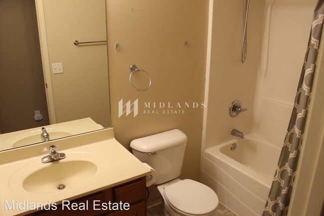 Building Photo - 3 br, 2 bath House - 6104 S 191st Street