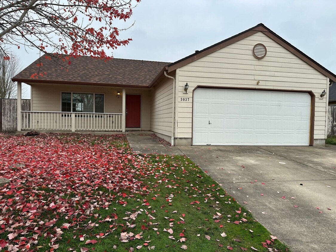 Foto principal - 3 Bed 2 Bath Home in the Lexington Area of...